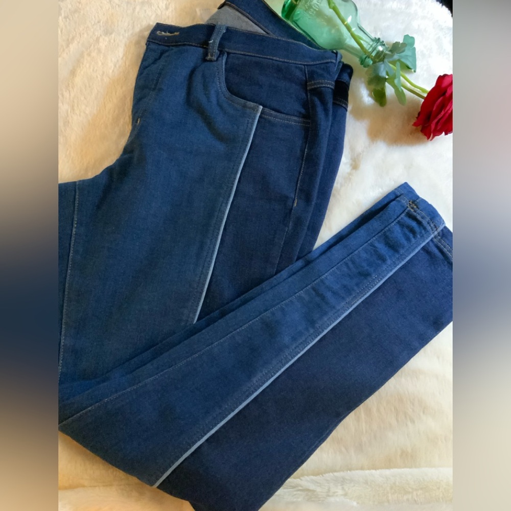 NWOT VENUS Dark and Light Blue Skinny Jeans